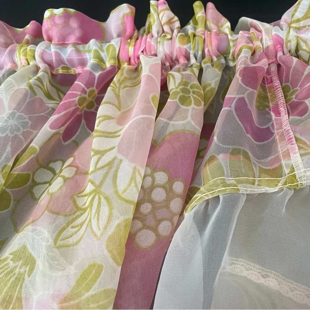 VINTAGE MID CENTURY SEMI SHEER  FLORAL VALANCE  41” L X 104” W X 16” L Middle
